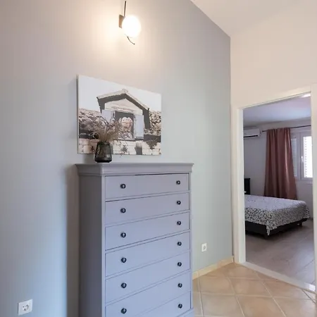Awesome In With Kitchen Apartment *